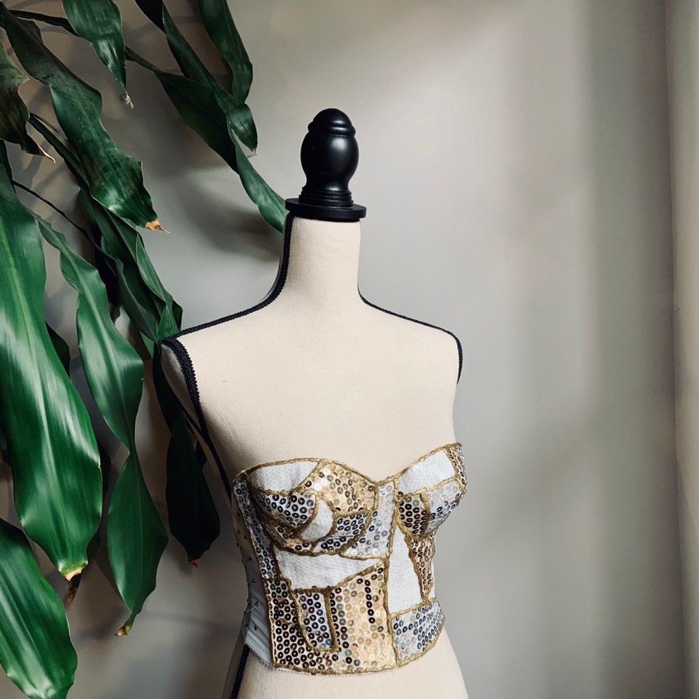 Strapless corset